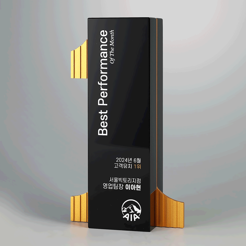 1위, 2위, 3위 순위를 형상화한 금, 은, 동 컬러 트로피입니다. 각종 시상식트로피에 쓰이기 적합하여 선호도 높은 제품입니다.